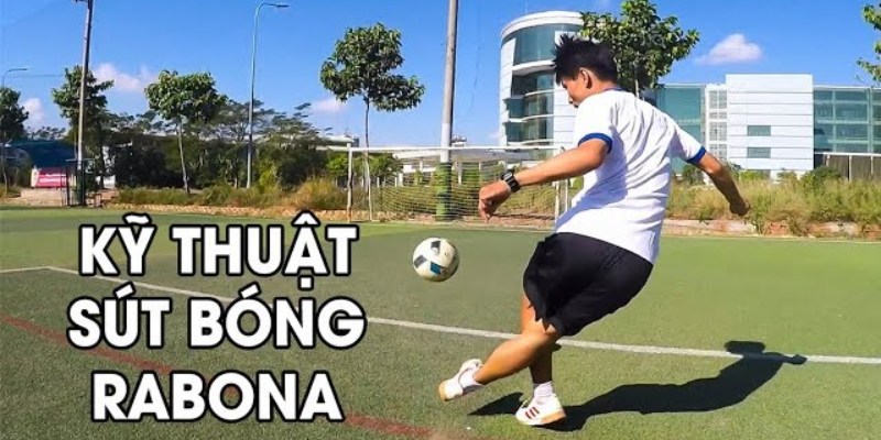 Sự ra đời của kỹ thuật đá bóng chéo chân Rabona